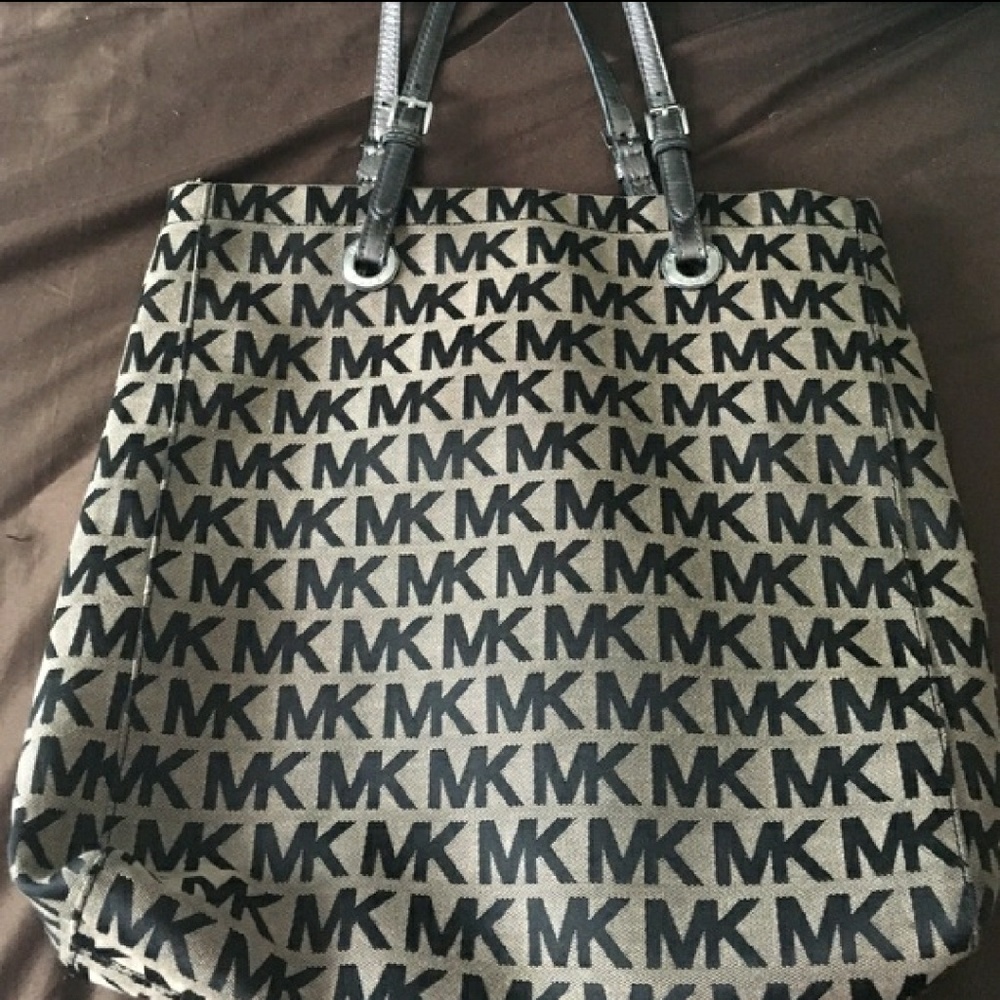 Authentic Michael Kors tote purse